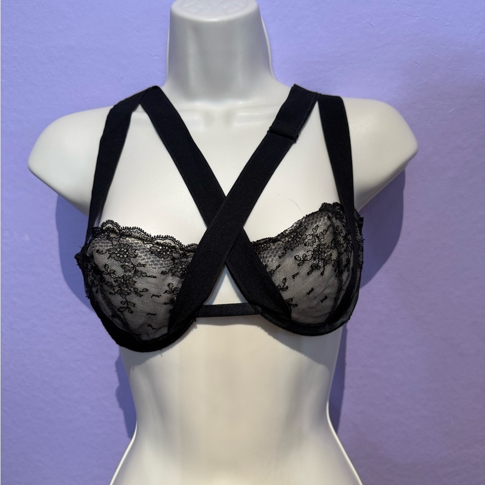 NWT Victoria’s Secret Very Sexy Strappy bra 36C